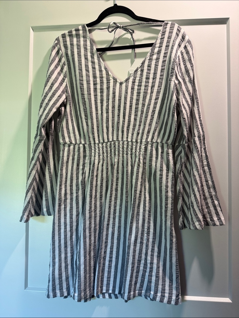 Roxy Striped Long Sleeve V-Neck Dress - White & Gray